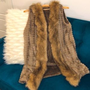 Perfect brown faux fur vest for any chilly outing!